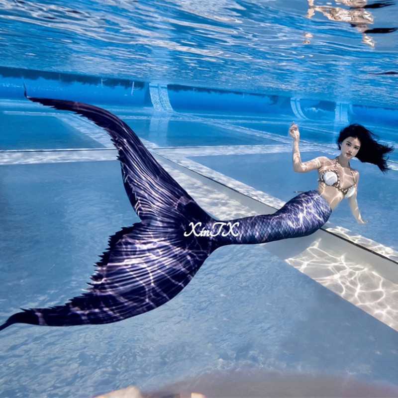 Aquarium & Marine Science Center - Volwassen zeemeerminstaart zwempak zwemmende zeemeerminoren cosplay